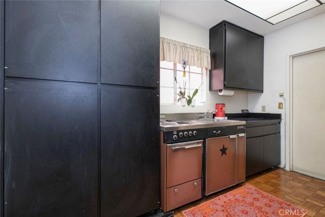 208 S Louise Street, Glendale, CA 91205