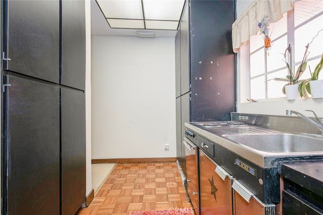 208 S Louise Street, Glendale, CA 91205