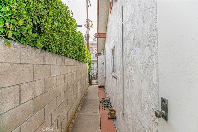 208 S Louise Street, Glendale, CA 91205
