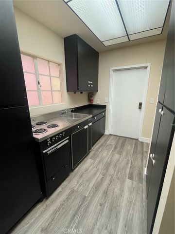 208 S Louise Street, Glendale, CA 91205