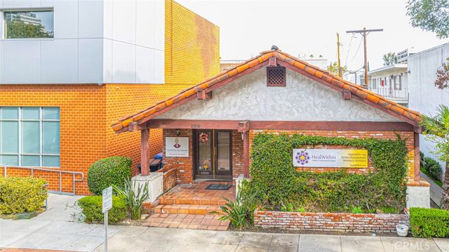 208 S Louise Street, Glendale, CA 91205