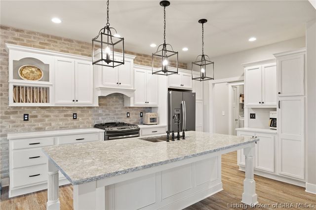 1603 Pine Valley Way, Henryville, IN 47126