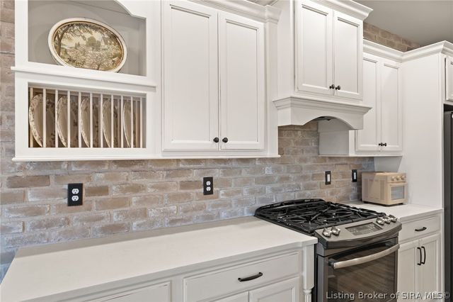 1603 Pine Valley Way, Henryville, IN 47126