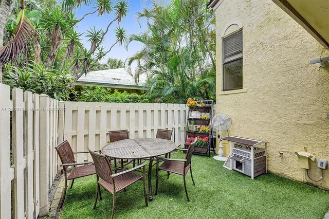 22322 Pineapple Walk Drive, Boca Raton, FL 33433