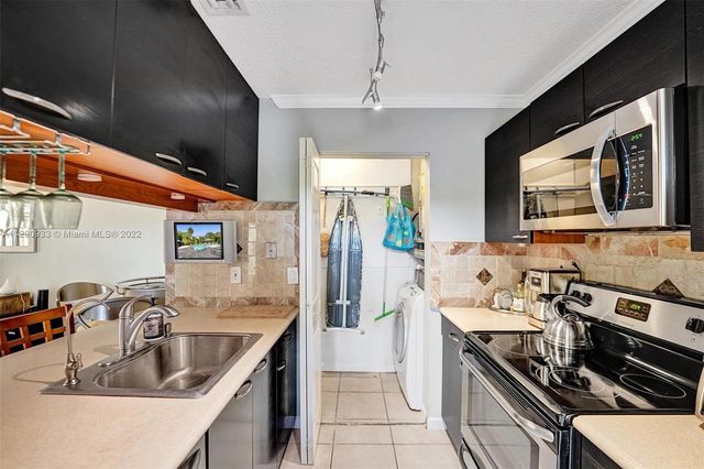 22322 Pineapple Walk Drive, Boca Raton, FL 33433