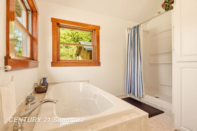 4065 N River Road, Thomas Twp, MI 48623