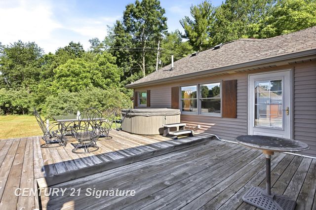 4065 N River Road, Thomas Twp, MI 48623
