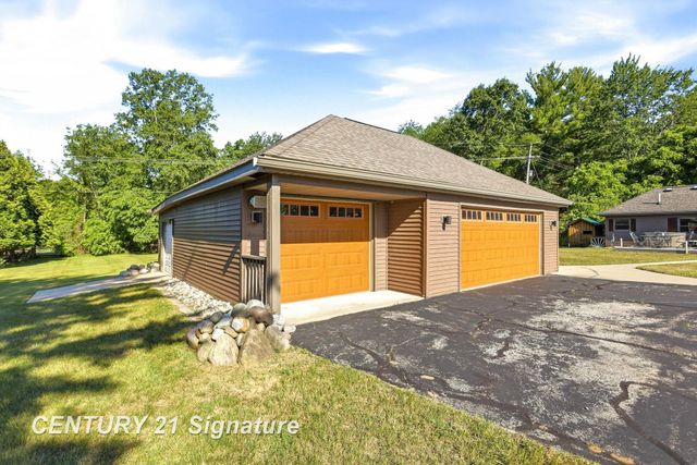4065 N River Road, Thomas Twp, MI 48623
