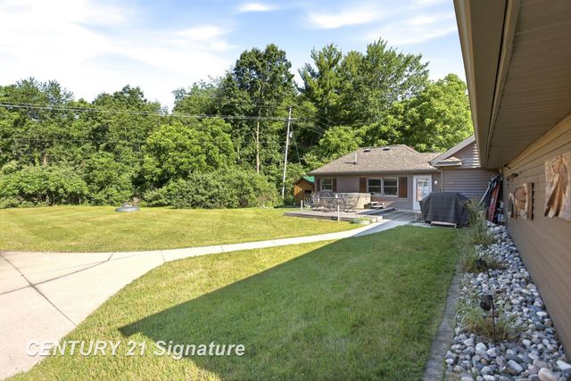 4065 N River Road, Thomas Twp, MI 48623