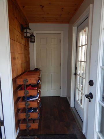 32 Stone Street, Concord, NH 03301