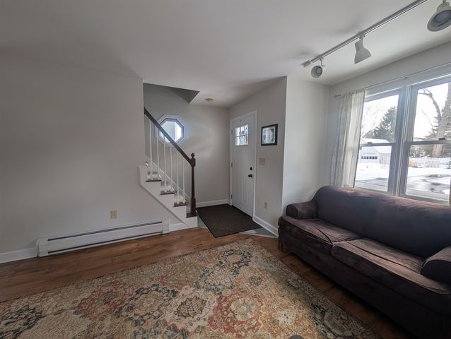 32 Stone Street, Concord, NH 03301