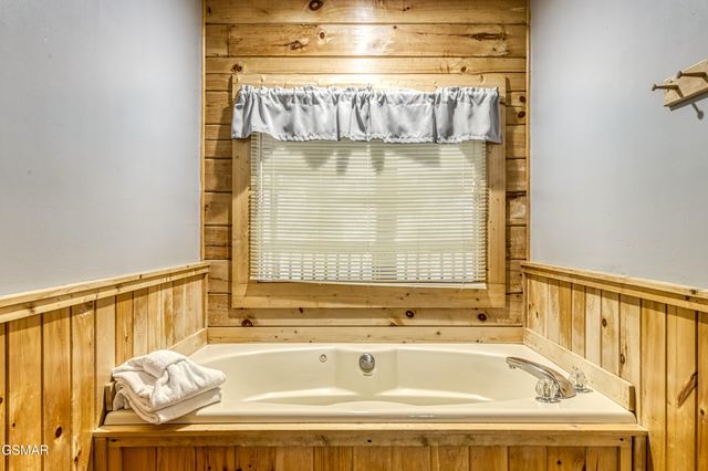 669 Eagles Boulevard Way, Pigeon Forge, TN 37863