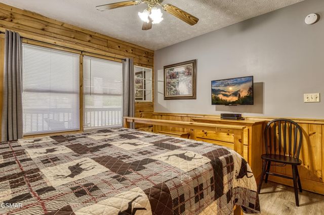 669 Eagles Boulevard Way, Pigeon Forge, TN 37863