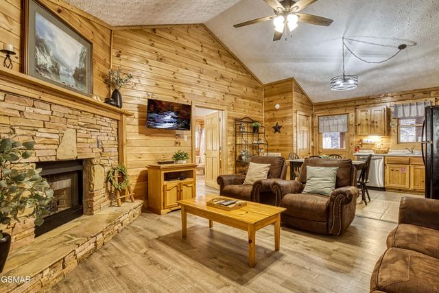 669 Eagles Boulevard Way, Pigeon Forge, TN 37863