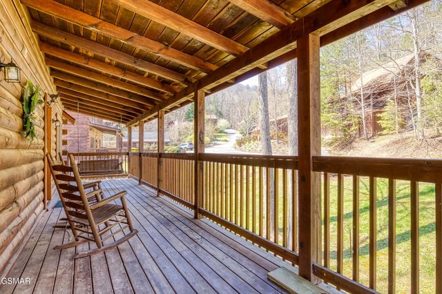 669 Eagles Boulevard Way, Pigeon Forge, TN 37863