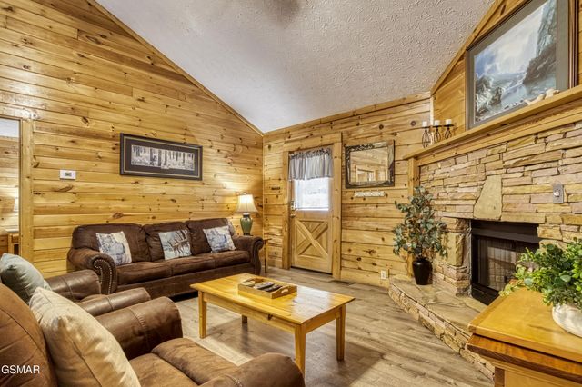 669 Eagles Boulevard Way, Pigeon Forge, TN 37863