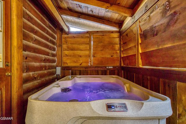 669 Eagles Boulevard Way, Pigeon Forge, TN 37863