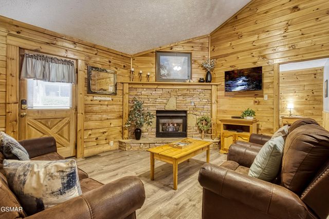 669 Eagles Boulevard Way, Pigeon Forge, TN 37863