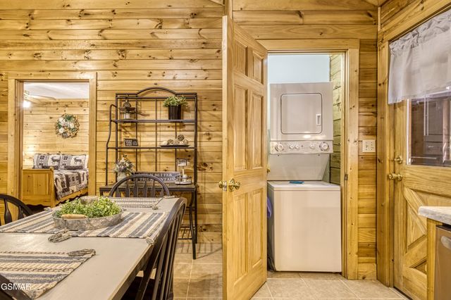 669 Eagles Boulevard Way, Pigeon Forge, TN 37863