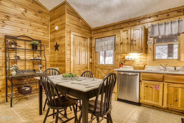 669 Eagles Boulevard Way, Pigeon Forge, TN 37863