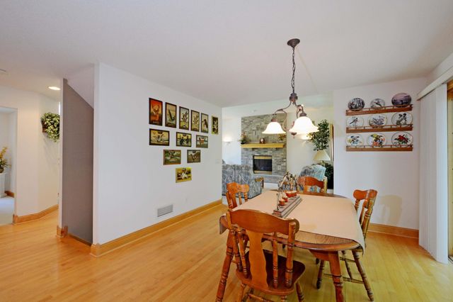 1470 N Mary Street N, Maplewood, MN 55119