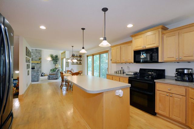 1470 N Mary Street N, Maplewood, MN 55119