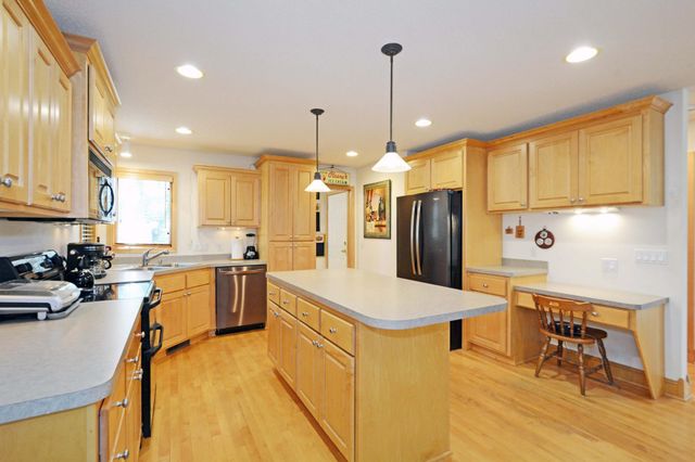 1470 N Mary Street N, Maplewood, MN 55119