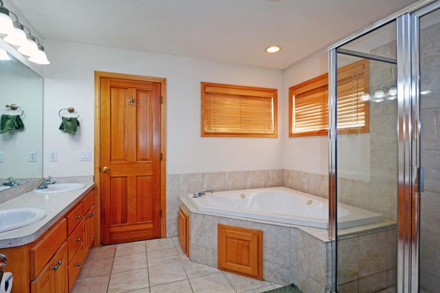 1470 N Mary Street N, Maplewood, MN 55119