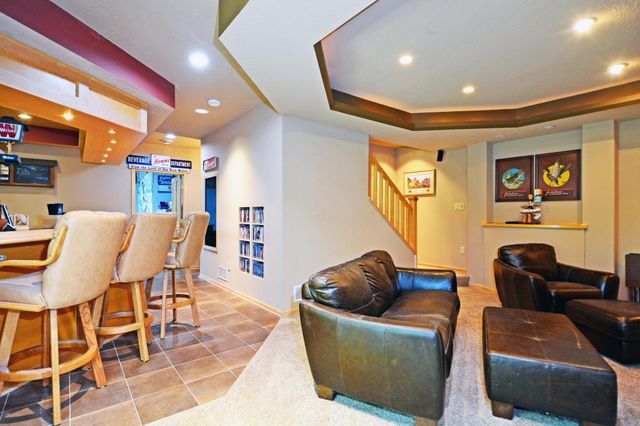 1470 N Mary Street N, Maplewood, MN 55119