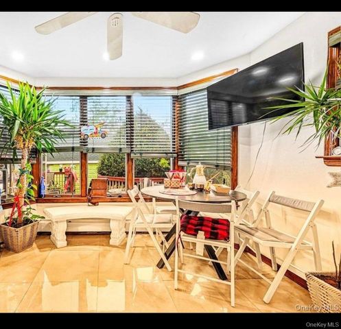 69 Nottingham Avenue, Valley Stream, NY 11580