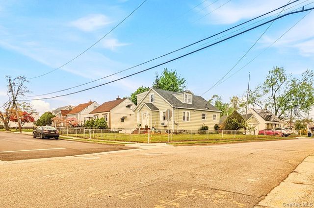 69 Nottingham Avenue, Valley Stream, NY 11580