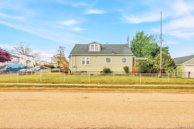 69 Nottingham Avenue, Valley Stream, NY 11580
