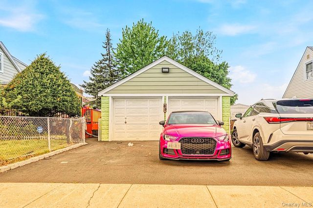 69 Nottingham Avenue, Valley Stream, NY 11580