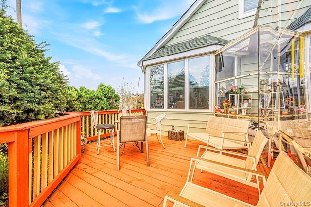 69 Nottingham Avenue, Valley Stream, NY 11580