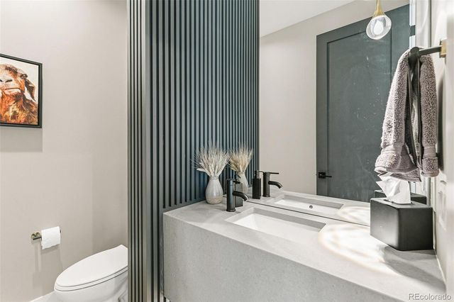 1110 S Saint Paul Street, Denver, CO 80210