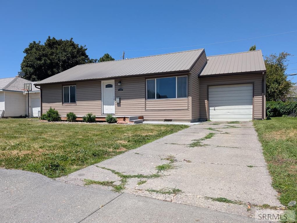 Image 2 of property listing at 1185 15 E, Idaho Falls, ID 83404