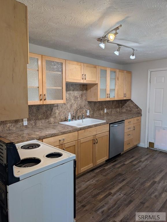 Image 3 of property listing at 1185 15 E, Idaho Falls, ID 83404