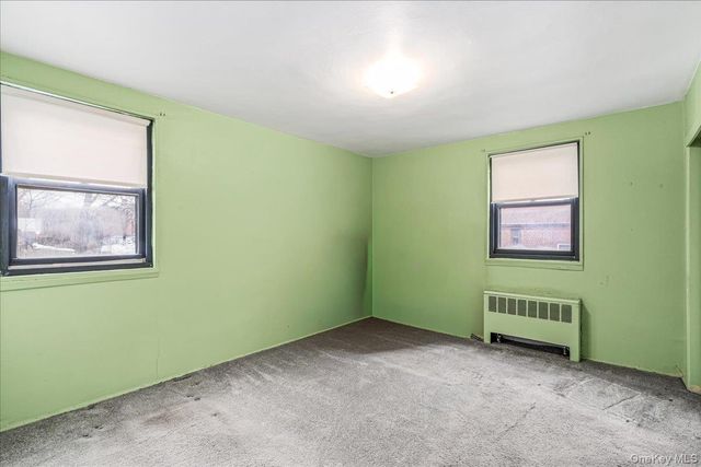 58-33 246th Crescent C-14 Upper, Douglaston, NY 11362