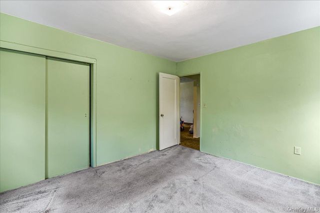 58-33 246th Crescent C-14 Upper, Douglaston, NY 11362