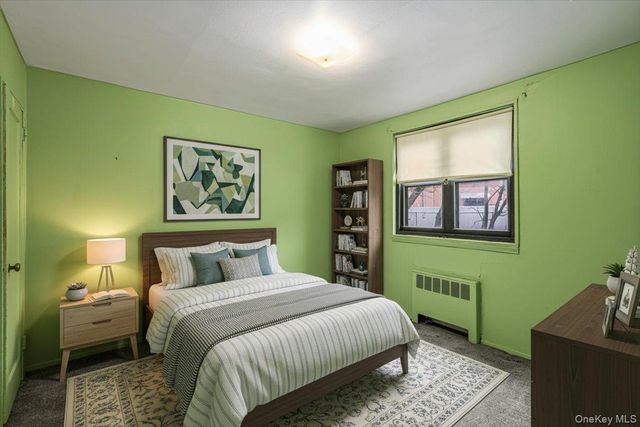 58-33 246th Crescent C-14 Upper, Douglaston, NY 11362