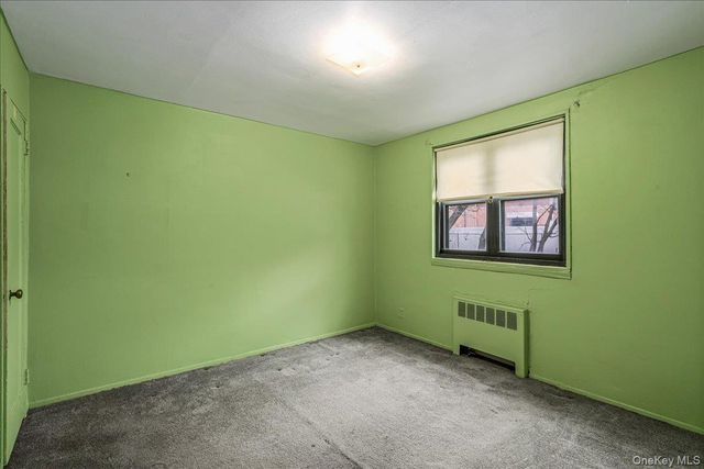 58-33 246th Crescent C-14 Upper, Douglaston, NY 11362