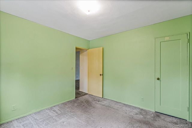 58-33 246th Crescent C-14 Upper, Douglaston, NY 11362