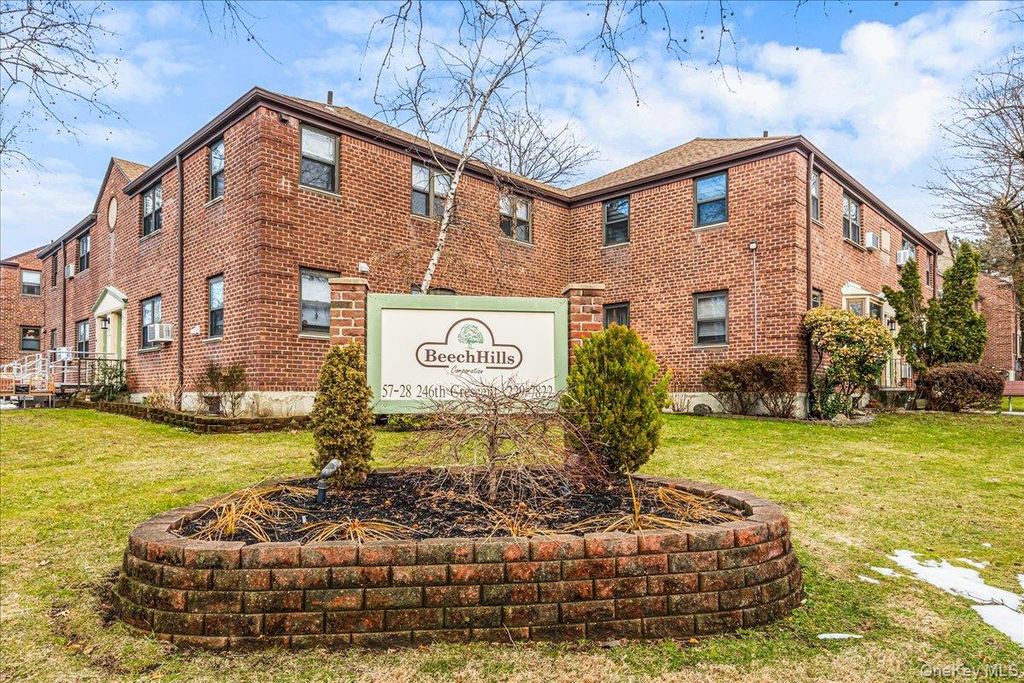 58-33 246th Crescent C-14 Upper, Douglaston, NY 11362