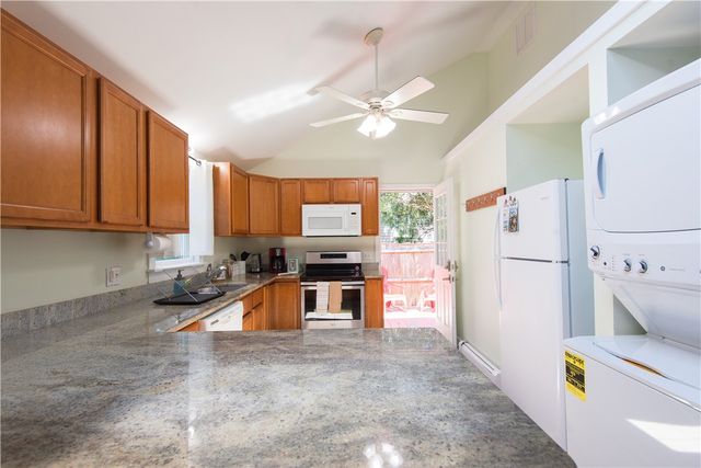 393 Aquidneck Avenue, Middletown, RI 02842