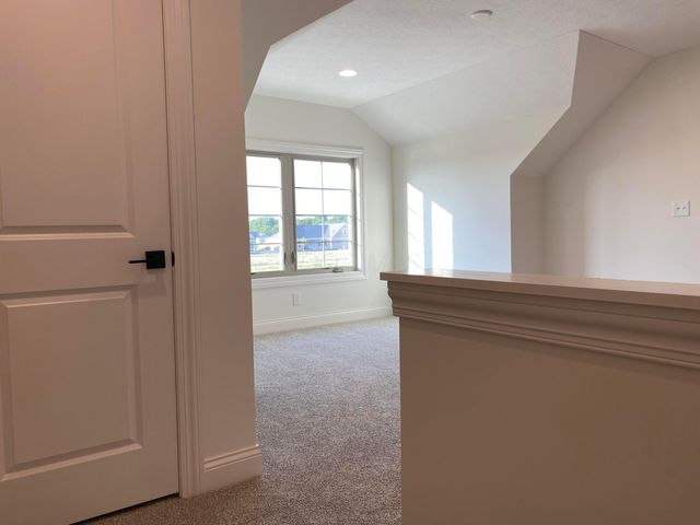 5647 Embassy Drive, Hilliard, OH 43026