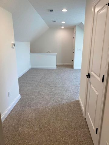 5647 Embassy Drive, Hilliard, OH 43026