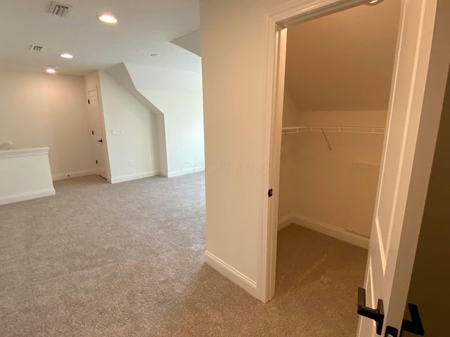 5647 Embassy Drive, Hilliard, OH 43026