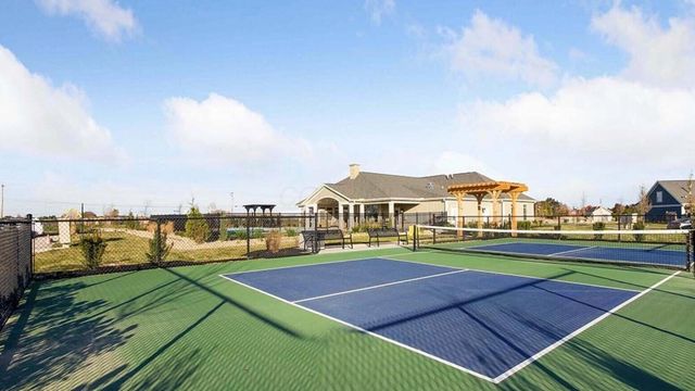 5647 Embassy Drive, Hilliard, OH 43026