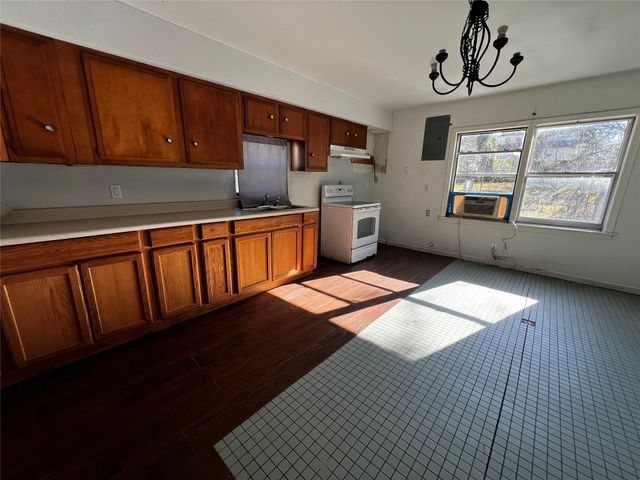 612 E Gandy Street, Denison, TX 75021