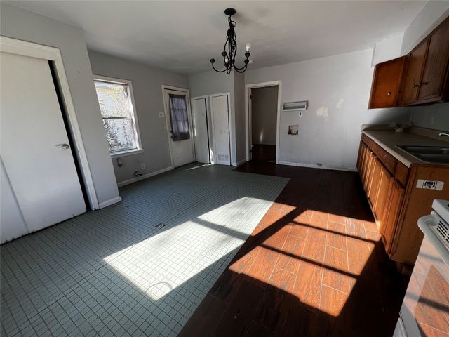 612 E Gandy Street, Denison, TX 75021